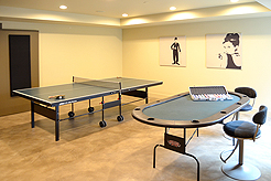 LAURELHURST UNREAL ESTATE